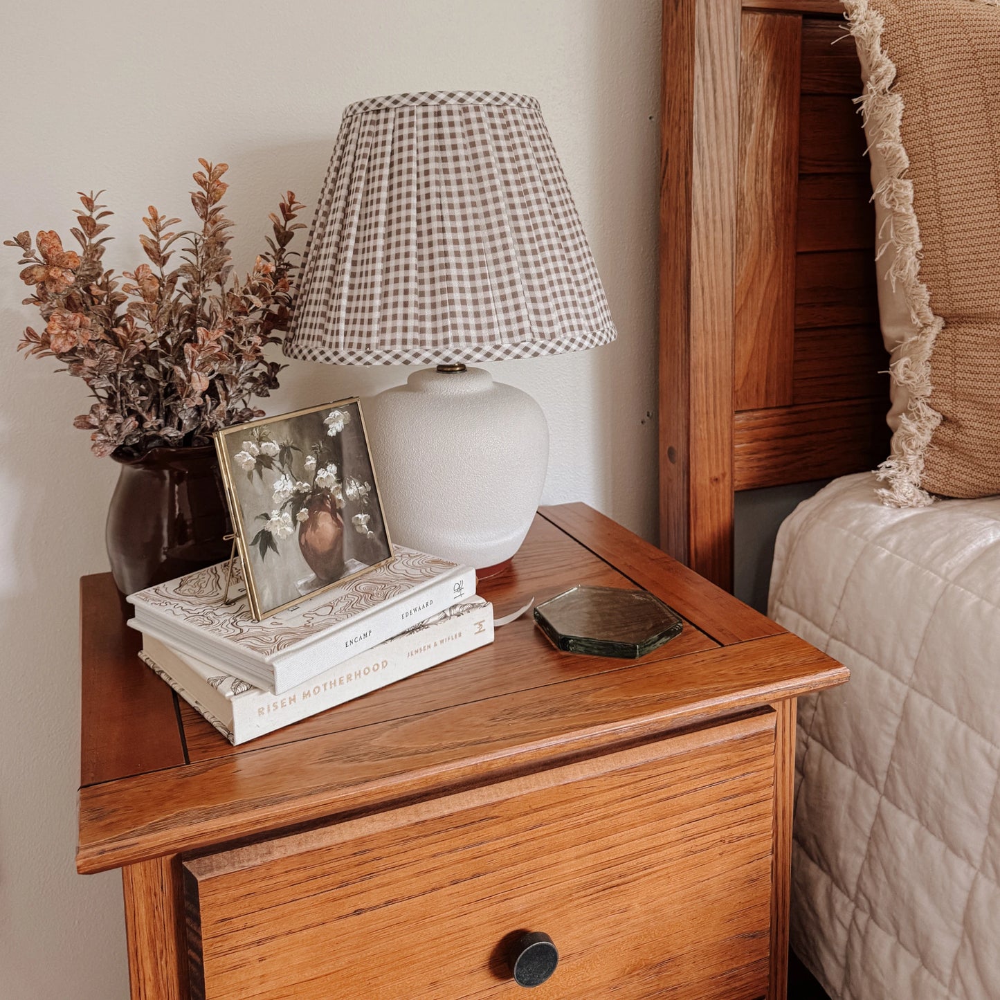 Greenport 2-Drawer Nightstand