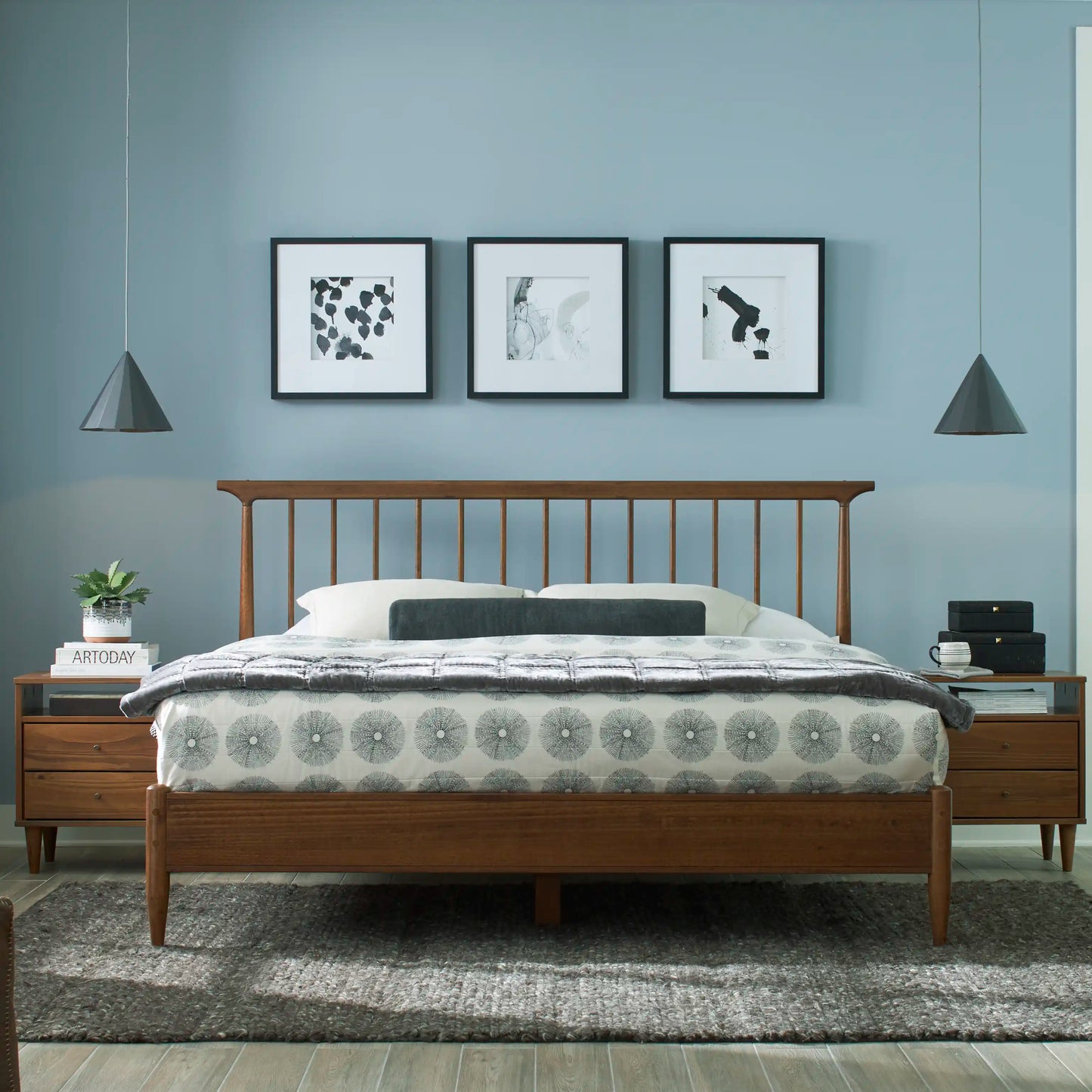 Mid Century Spindle Bedroom Set (5-Piece)