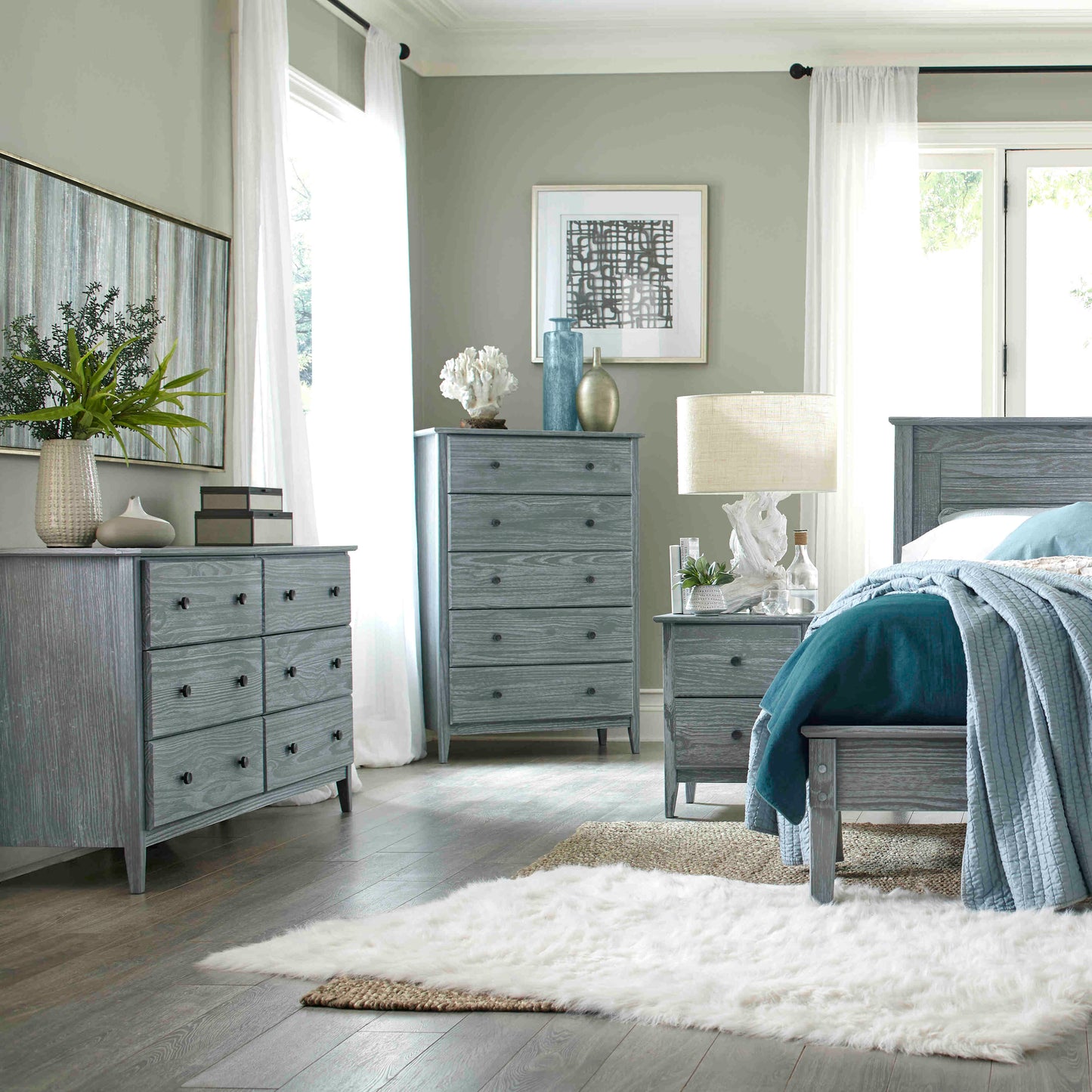 Greenport Louvered Platform Bed
