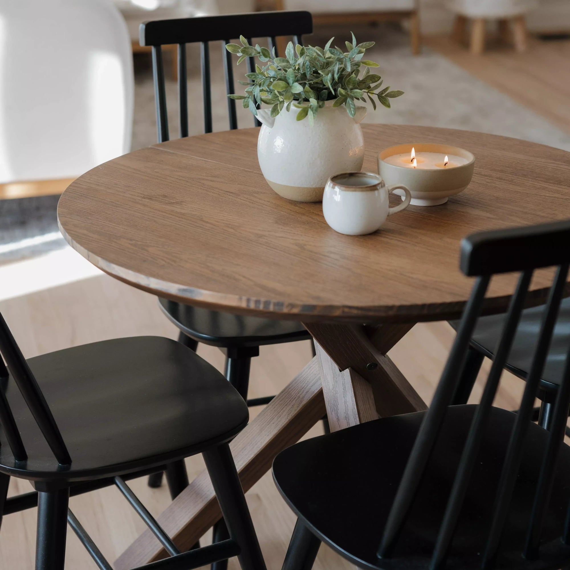 Cascais Round Dining Table