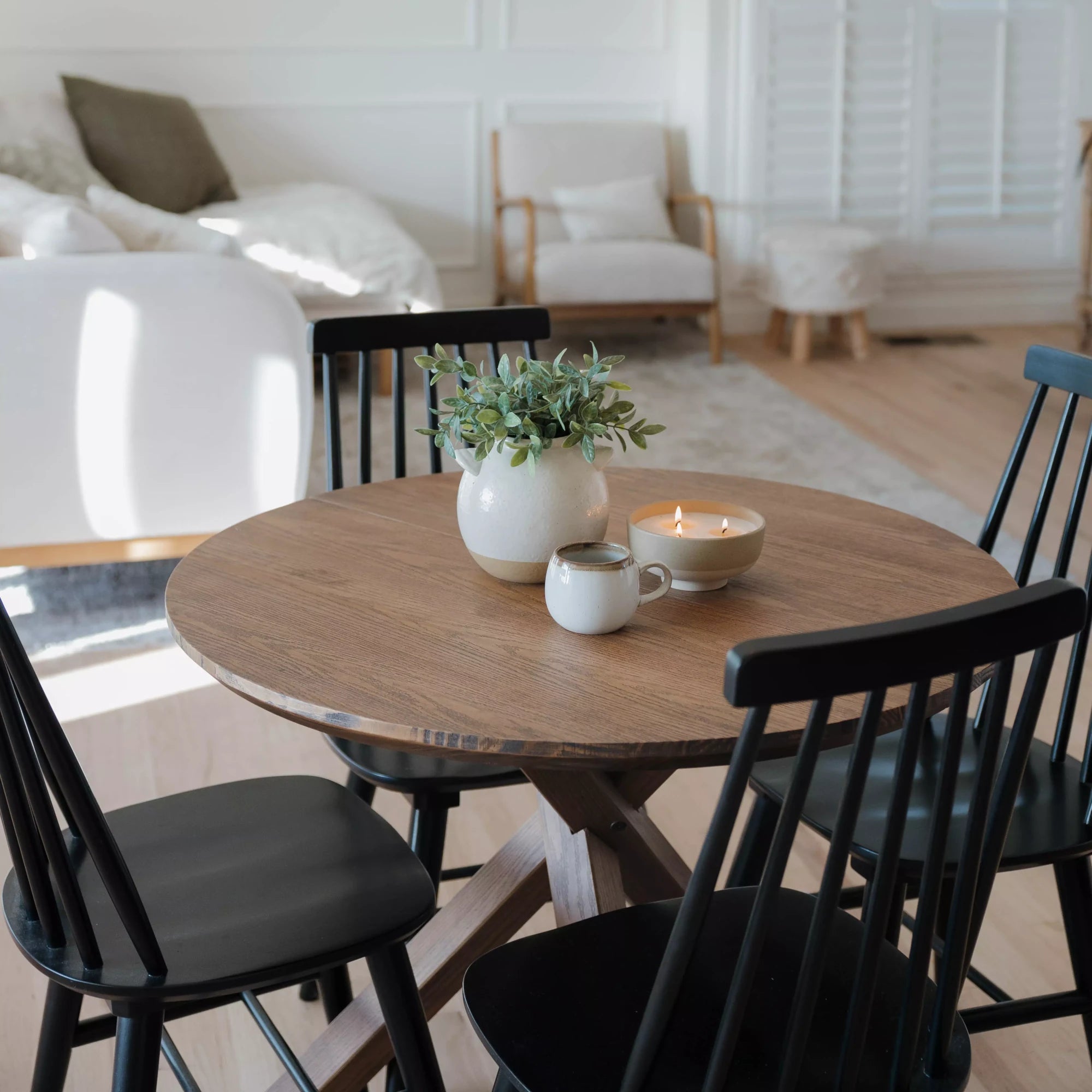 Cascais Round Dining Table