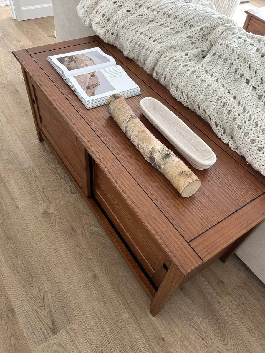 Greenport coffee table detail