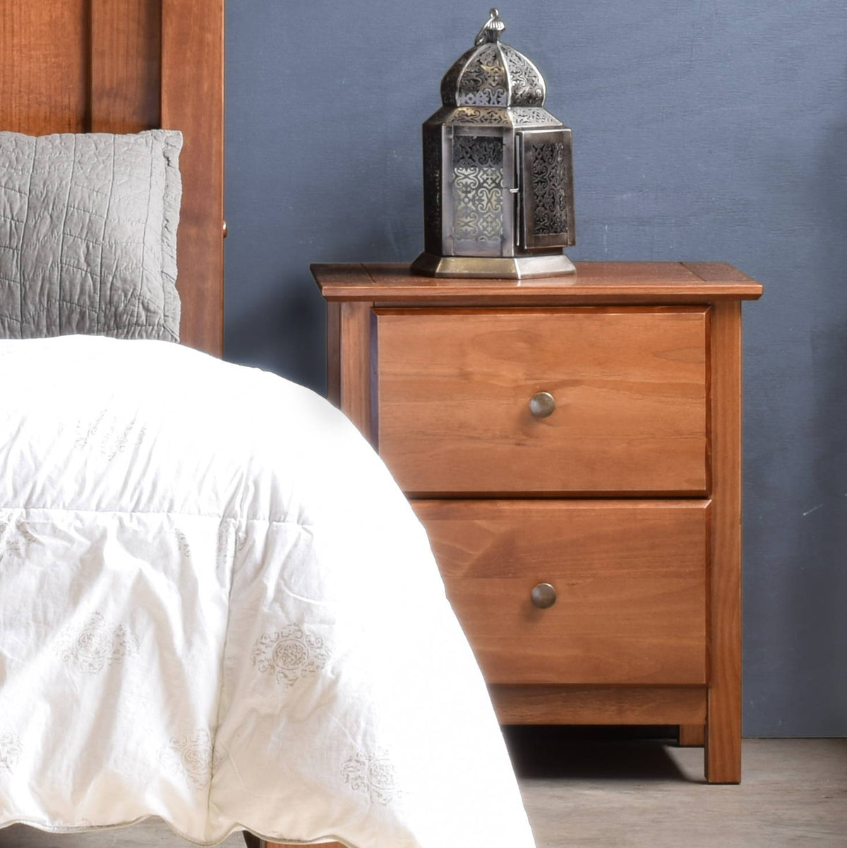 Shaker 2-Drawer Nightstand – Grain Wood Furniture